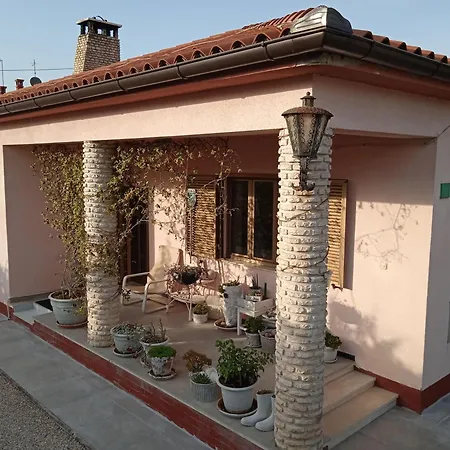 Holiday home Renoviertes In Mit Privatem Pool Pula