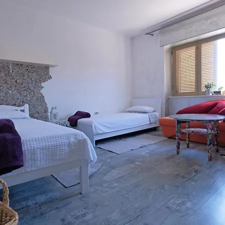 Holiday home Renoviertes In Mit Privatem Pool *