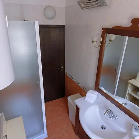 Renoviertes In Mit Privatem Pool Holiday home